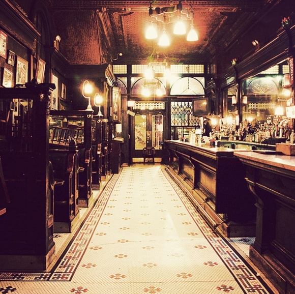 Old Town Bar NYC Large T-Shirt SOLD ON ETSY - Picture 8 of 8